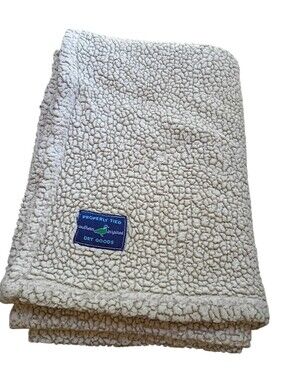 NWOT Kingston Cream Blanket 80" × 50"